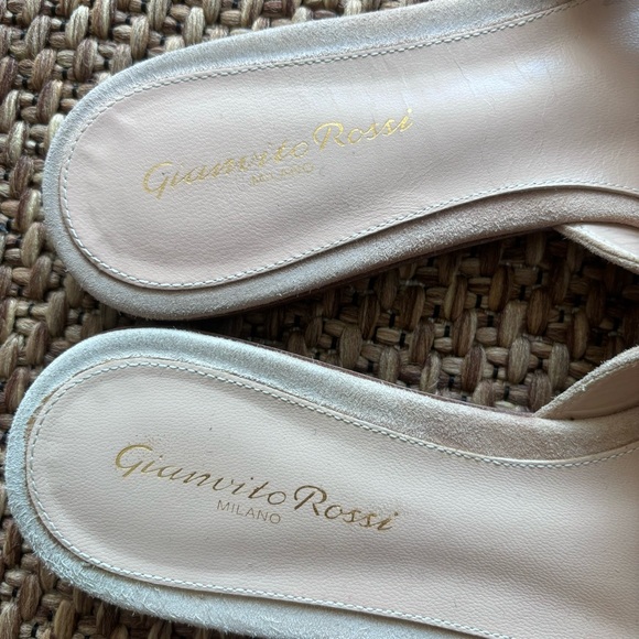Gianvito Rossi Beya Suede Flat Sandals, Light Beige, size 38 (7.5) - Picture 4 of 14